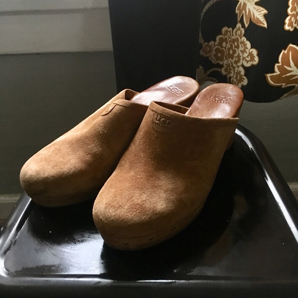 Ugg clogs